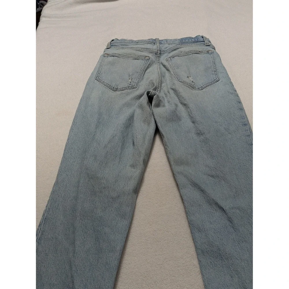 Abercrombie Curve Love Mid Rise 90s Straight Jean Size 26 6 Split Hem Light Wash
